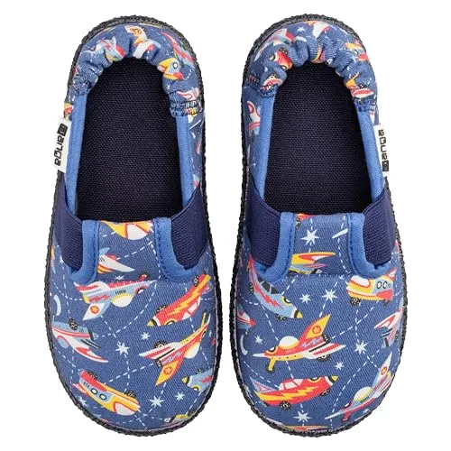 Nanga Aero 2.0 Hausschuh für Kinder, Blau, 24 EU - Bequemer Hausschuh mit lustigem Flugzeugdesign, ideal für drinnen und draußen. Perfekt für kleine Füße!