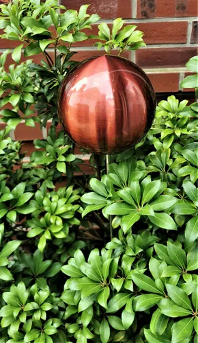Rosenkugel 15 cm Edelstahl rot matt mit Stab 80 cm - Gartenstecker aus wetterfestem Edelstahl, modern und ideal für Balkon, Blumenbeet oder Veranda. Verleiht Ihrem Garten einen stilvollen Akzent.