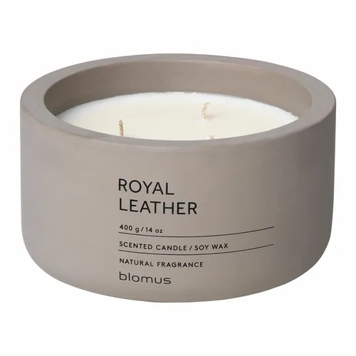 Blomus FRAGA Duftkerze Royal Leather - Elegante Duftkerze aus Beton in Flieder, ideal für eine entspannende Atmosphäre und ein stilvolles Ambiente. Perfekt für Ihr Zuhause oder als Geschenk.