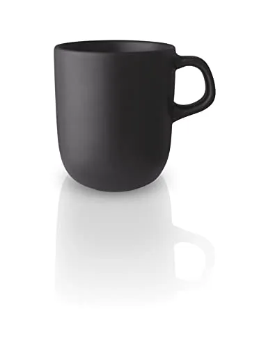 EVA SOLO | Nordic Kitchen Kaffeetasse | 14 oz / 40cl Keramikbecher | Spülmaschinen- und mikrowellengeeignet | Schwarzes Steinzeug | Dänisches Design, Funktionalität und Qualität | Schwarz