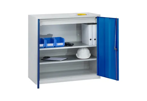 C+P Stahl-Flügeltürenschrank Serie 89 - Hochwertige Stauraumlösung - Roll- & Standcontainer mit stabiler Stahlkonstruktion, verstärkten Türen und höhenverstellbaren Einlegeböden für flexiblen Stauraum und hohe Traglast von 50 kg.