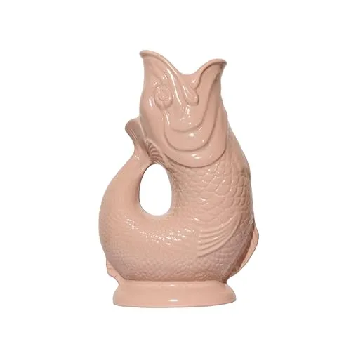 Gluckigluck Karaffe XL Chawning Tan – 1,2 l – Handgefertigter Wasserkrug aus England - Elegante Karaffe im Designklassiker-Stil: Handgefertigt aus hochwertigem Porzellan mit einzigartigem Glucker-Geräusch. Ideal für festliche Anlässe und alltägliche Nutzung – praktisch und stilvoll.