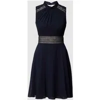 V.M. Ärmelloses Kleid mit Stickereien in Dunkelblau, Größe 36