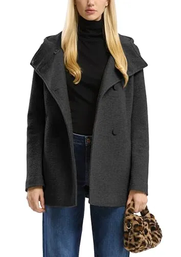 QS Outdoor Jacke - Funktionsjacke mit Regular Fit und Knopfverschluss, ideal für Outdoor-Aktivitäten und vielseitigen Einsatz.