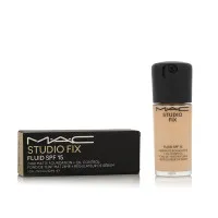 MAC Studio Fix Fluid SPF 15 24H Matte Foundation - Make-up mit 24 Stunden Halt, mattierend und mit Lichtschutzfaktor 15 für einen perfekten Teint und langanhaltende Pflege.
