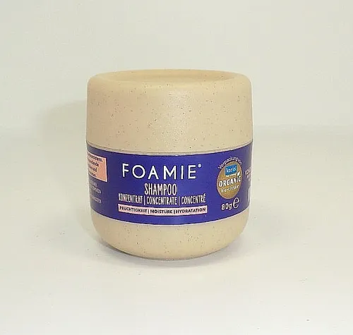 Foamie Shampoo Konzentrat Feuchtigkeit – 3x Pflege - Erlebe die dreifache Pflegewirkung mit dem Foamie Shampoo Konzentrat! Ideal für trockenes Haar, spendet es intensive Feuchtigkeit und sorgt für geschmeidige Strähnen – nachhaltig verpackt und vegan.