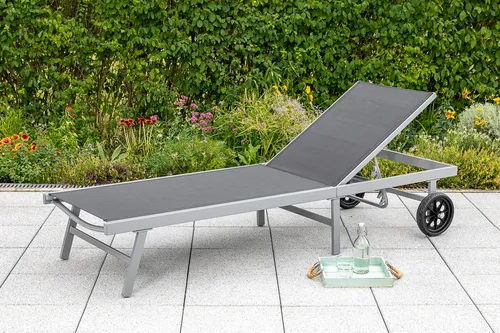 MERXX Gartenliege, Alu/Textil, verstellbar schwarz - Gartenliegen für entspannte Stunden im Freien, mit 5-fach verstellbarer Rückenlehne und einer maximalen Belastbarkeit von 100 kg.