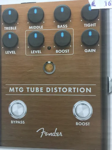 Fender MTG Tube Distortion | Effektgerät für Gitarristen - Gitarren-Effektgerät mit Röhrenverstärkung für warmen, dynamischen Sound – ideal für kreative Musiker.
