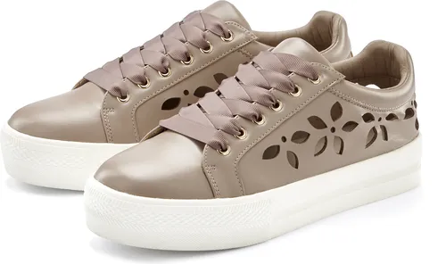 Sneaker LASCANA Damen Gr. 41, grau (taupe) - Veganer Sneaker von LASCANA mit kleinen Cut-Outs, ideal für einen lässigen Look. Obermaterial und Futter aus 100% Lederimitat, perfekt für umweltbewusste Mode.