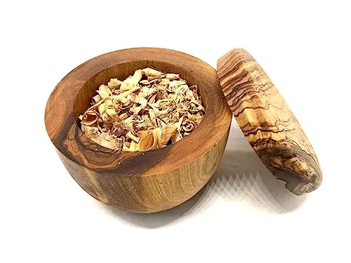 D.O.M. Duft-Dose aus naturbelassenem Olivenholz mit Deckel von D.O.M. Die Olivenholz-Manufaktur