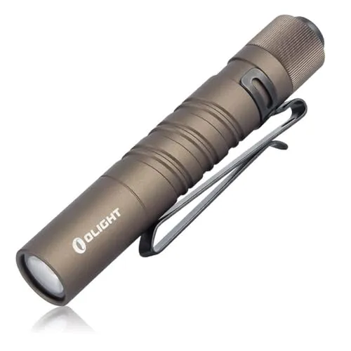 OLIGHT I3T EOS 180 Lumen Mini Taschenlampe mit 2 Helligkeitsstufen, batteriebetrieben, Handlampe, 16h Laufzeit, IPX8 Wasserdicht, Camping, Wandern, Aluminium Gehäuse (Desert Tan)
