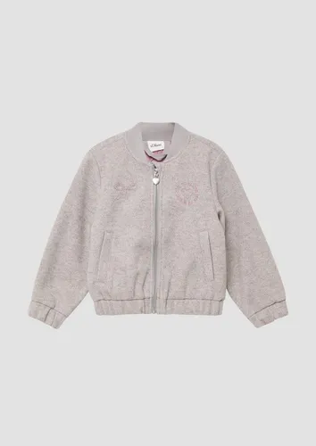 s.Oliver Collegejacke in Wolloptik - Stylische Funktionsjacke in grau mit edler Stickerei, ideal für den Alltag und sportliche Aktivitäten. Optimaler Tragekomfort durch hochwertigen Materialmix.