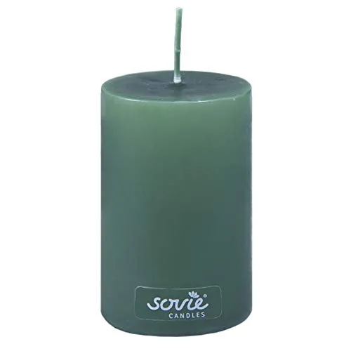 Sovie CANDLES Stumpenkerze DUNKELGRÜN, Ø 70mm x 100mm, ca. 52 Stunden Brenndauer, elegante Blockkerze, Flachkopfkerze und Dekokerze für festliche und natürliche Dekoration