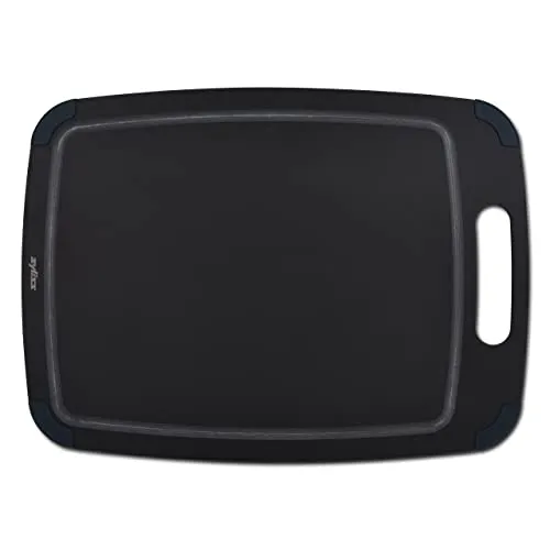 Zyliss E910066 Schneidebrett aus Holzfaser - Groß und Hygienisch - Hackbretter aus recycelter Holzfaser mit rutschfesten Silikon-Pads für sichere Nutzung. Spülmaschinenfest für einfache Reinigung und Langlebigkeit. Maße: 44,5 x 33 cm.