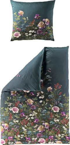 BIERBAUM Bettwäsche Mako-Satin Blumen blau - Hochwertige Bettwäsche aus 100% Baumwolle im eleganten Blumen-Design. Der Marken-Reißverschluss sorgt für einfaches Beziehen und die Pflege ist unkompliziert bei 60°C Maschinenwäsche.