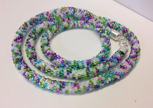 Edelschmiede925 Häkelkette, Farbmix, 925/- Verschluß, 70 cm - Elegante Halskette aus 925er Sterlingsilber mit einzigartigem Häkelmuster, perfekt für jeden Anlass und stilvolle Akzente.