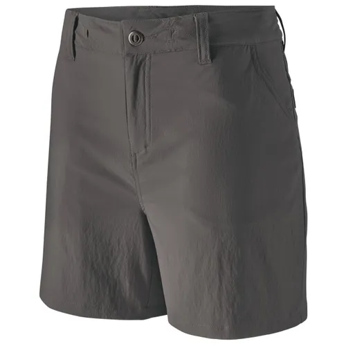 Patagonia Women's Quandary Shorts 5'' - Sportliche Wander-Shorts in Grau - Wanderhosen für Frauen in Größe 40, DWR-imprägniert, ideal für Trekking und Outdoor-Aktivitäten. Genießen Sie Komfort und Flexibilität mit Stretchmaterial!