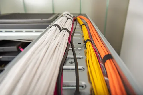 DIGITUS CAT 5e F-UTP Installationskabel 100 MHz 305m - Ethernetkabel (RJ-45/8P8C) für zuverlässige Netzwerkverbindungen, ideal für hohe Datenübertragungsraten und langlebige Installationen.