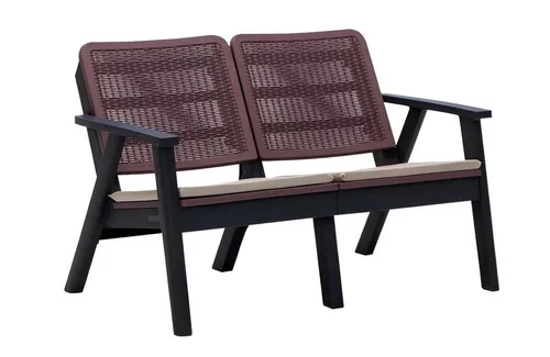 Braune Designer Gartenbank aus Holz - Moderne Gartenbank für 2 Personen, aus hochwertigem Holz gefertigt. Ideal für entspannte Stunden auf der Terrasse. Maße: 120 x 66 x 79 cm, mit 2 Jahren Herstellergarantie.