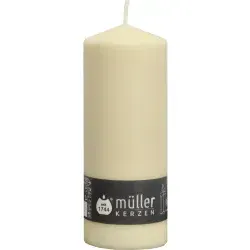 Müller Kerzen Stumpenkerze Vanille 2011807038 - Kerzen - Hochwertige Stumpenkerze in Vanille, brennt gleichmäßig bis zu 8 Stunden ohne Auslaufen dank spezieller Wachsmischung.
