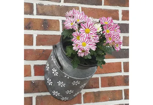 Fachhandel Plus Wand Blumentopf Metall Milchkanne - Stilvoller Wand Pflanztopf aus verzinktem Metall, ideal für kreative Begrünung und platzsparende Dekoration im Garten oder Zuhause.