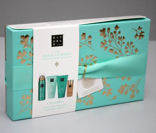 Rituals Karma Set – Shimmering Body Oil & Pflegeprodukte - Ganzkörperpflege-Set mit 4 hochwertigen Produkten, darunter schimmerndes Körperöl und 24h feuchtigkeitsspendende Lotion für strahlende Haut.