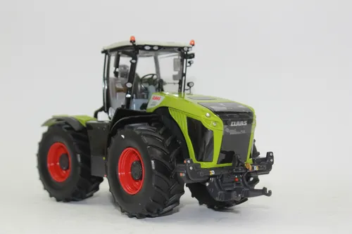 Wiking 0778 53 Claas Xerion 4500 Radantrieb - Modellfahrzeuge: Hochdetailliertes 1:32 Modell mit Metall-Bodengruppe, lenkbarer Vorderachse und beweglichen Ober- und Unterlenkern für realistische Spiel- und Ausstellungserlebnisse.