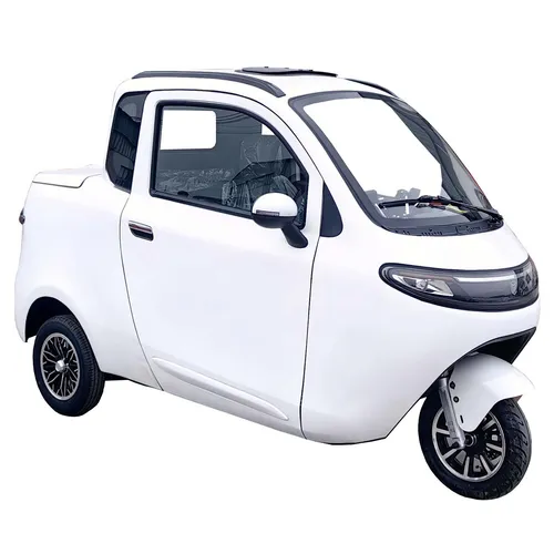Urban Hopper Cabin Max 3-Rad Elektro-Kabinenroller 25kmh - Der Urban Hopper Cabin Max ist ein robuster 3-Rad Elektro-Kabinenroller mit einer Reichweite von bis zu 175 km. Ideal für den täglichen Einsatz, bietet er Platz für zwei Personen und eine Zuladung von bis zu 485 kg.