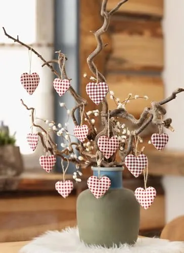 Dekoleidenschaft 12x Dekohänger Herz aus Stoff - Dekoartikel im 12er Set, romantische Landhausdeko mit rustikaler Juteschnur, ideal für eine gemütliche Atmosphäre. Maße: Ø 5 cm & 6 cm.