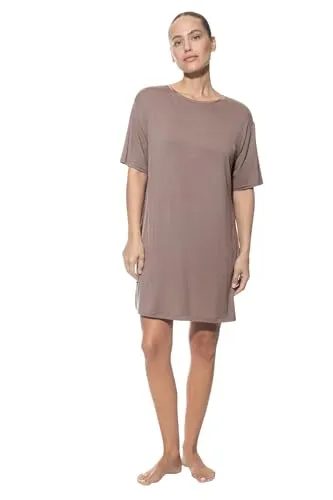 Mey T-Shirt Damen Bigshirt kurzarm SERIE PURE CHIC - Elegantes T-Shirt für Damen mit luxuriösem Glanz und Satin-Details, ideal für einen zeitlos puristischen Look. Maschinenwaschbar und angenehm zu tragen.