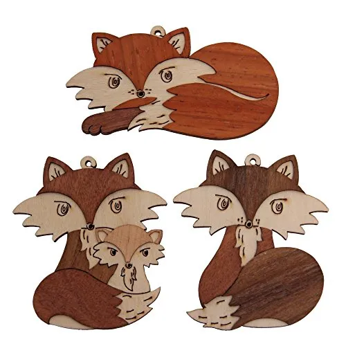 Kuhnert Christbaumschmuck Füchse - Holz Dekohänger - Dekohänger aus nachhaltigem Holz mit liebevollen Fuchs-Motiven, ideal für eine besinnliche Atmosphäre zur Weihnachtszeit.
