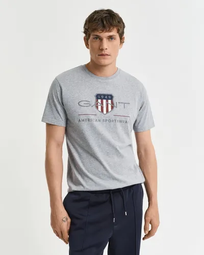 GANT REG ARCHIVE SHIELD SS T-SHIRT - Herren-Shirt in grau melange mit coolem Logodruck. Aus 100% Baumwolle für hohen Tragekomfort und Bewegungsfreiheit. Ideal für lässige Outfits.