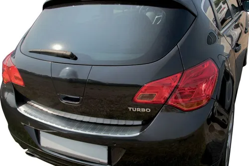 RECAMBO Ladekantenschutz für OPEL ASTRA J SCHRÄGHECK, 2010-2015 - Abdeckblenden - Hochwertiger V2A Edelstahl schützt Ihren Lack vor Kratzern und verleiht eine exklusive Optik. Perfekte 3D-Passform für einfache Montage und Demontage.