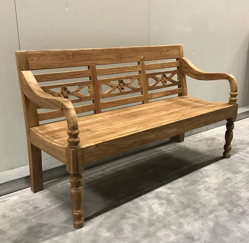 Sitzer Gartenbank Kasar 150 cm - Moderne Gartenbank aus hochwertigem Teakholz, ideal für Innen- und Außenbereich, bereits vollständig montiert und mit Arm- und Rückenlehnen für optimalen Komfort.