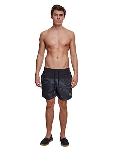 Urban Classics Herren Block Swim Shorts – Badeshorts mit Kordelzug & Taschen, schnelltrocknend, ideal für Strand, Pool & Urlaub,Schwarz/Dunkles Camouflage,5XL