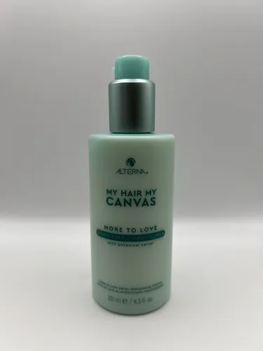 Alterna My Hair My Canvas More to Love Bodifying Conditioner 251 ml - Conditioner für alle Haartypen, vegan und sulfatfrei. Dieser aufbauende Conditioner sorgt für mehr Volumen, Geschmeidigkeit und Glanz, während er das Haar nährt und nicht austrocknet.