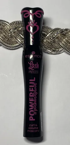 essence Lash PRINCESS Powerful Pinkanproud Curl volume maskara Schwarz 12 ml