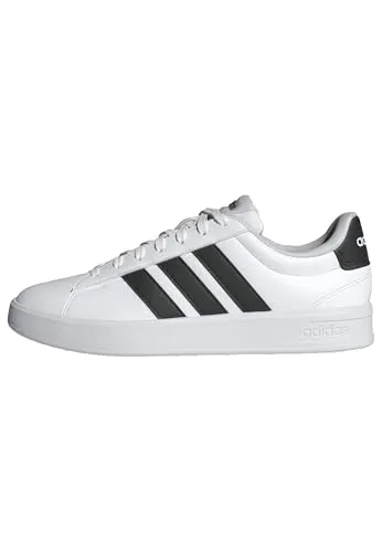 adidas Herren Grand Court 3.0 Schuhe, FTWR White/core Black, 38 2/3 EU - Klassische Sneakers mit regulärem Schnitt, Synthetikleder-Obermaterial und bequemer CLOUDFOAM Dämpfung für optimalen Tragekomfort.