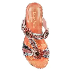 Laura Vita Damen Pantolette Barry 44 mit Nieten, Rosa, Größe 41 - Elegante Damen-Pantolette mit Nietenbesatz und praktischem Klettverschluss. Ideal für Sommer-Outfits, bietet sie hohen Tragekomfort und eine feminine Silhouette durch den Keilabsatz.