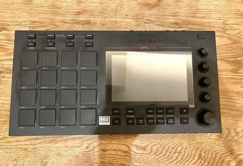 Akai MPC Live Tragbares Kraftpaket Aus Japan Gebraucht
