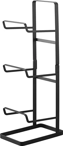 Yamazaki Fitnessgeräte-Ständer für Yogamatte und Faszienrolle - Sportmatten Aufbewahrung, stilvolles Design mit 3 Ablagen für optimale Organisation von Fitnesszubehör, ideal für jedes moderne Zuhause.