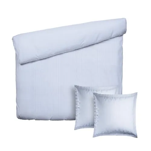 Pure Cotton 3-teiliges Doppelbett-Set – 100% Baumwollperkal in Hellblau - 3-teiliges Bettset mit 1 Bettbezug (240 x 260 cm) und 2 Kissenbezügen (63 x 63 cm). Hergestellt aus hochwertigem Baumwollperkal für optimalen Komfort. Pflegeleicht und langlebig – ideal für ein angenehmes Schlaferlebnis.