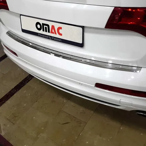 OMAC Ladekantenschutz für Audi Q7 2005-2015 - Hochwertige Abdeckblende aus rostfreiem Edelstahl, schützt effektiv vor Kratzern und sorgt für ein elegantes Aussehen. Einfache Montage ohne Bohren, passgenau für Ihr Fahrzeug.