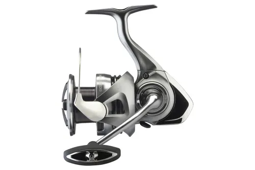 Daiwa Angelrolle 23 Exceler LT - Angelrollen für Raubfischangler, mit Airdrive Design für verbesserte Wurfperformance und ATD Type-L Bremse für reibungslose Schnurabgabe unter Belastung.