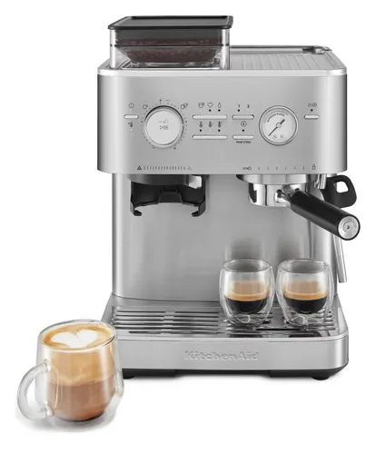 KitchenAid Espressomaschine 5KES6551ESX mit Milchaufschäumer - Siebträgermaschine aus rostfreiem Edelstahl mit integriertem Mahlwerk und 100€ Cashback. Genießen Sie Barista-Qualität Espresso mit cremigem Milchschaum dank der Smart-Dosing-Technologie.
