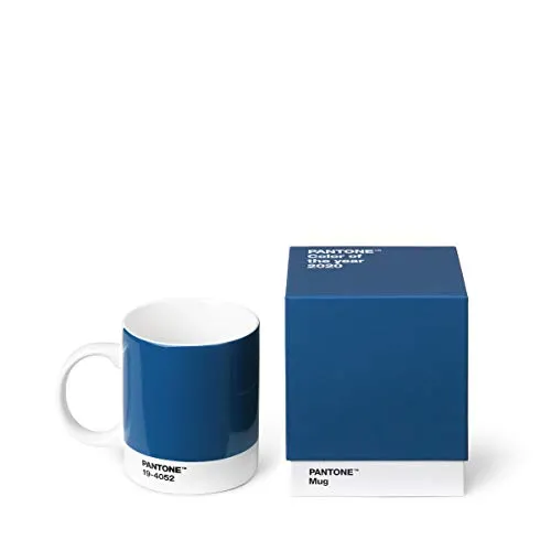 Pantone 18000 Becher in Geschenkbox - Thermobehälter aus hochwertigem Porzellan, spülmaschinenfest und in der Farbe des Jahres 2020, ideal für Kaffee und besondere Anlässe.
