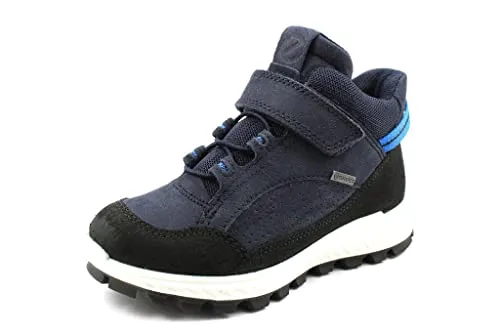 ECCO Jungen Exostrike Kids Ankle Boot, Black/Night Sky, 32 EU - Stiefel für Jungen mit wasserdichter GORE-TEX Konstruktion, die für trockene Füße sorgt. Der Klettverschluss und die flexible Sohle bieten Komfort und Halt für aktive Kinder.