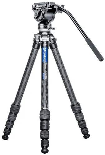 Leofoto Carbon-Dreibeinstativ LS-255CEX Ranger - Leichtes Carbon-Stativ mit 6kg Tragkraft, ideal für unebene Standflächen in der Natur. Ausgestattet mit einer Nivellierung für perfekte Stabilität und einem Videokopf für flüssige Aufnahmen.