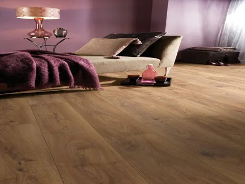 Laminat Villa Firebrand Oak K450 Landhausdiele - Hochwertiges Laminat im Landhausstil, Stärke: 8 mm, mit Klick-Verbindung für einfache Verlegung. Ideal für stilvolle Wohnräume, pflegeleicht und langlebig.