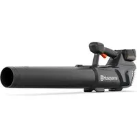 Husqvarna Akku Laubbläser Aspire B8X-P4A - Laubgeräte mit 3 Geschwindigkeitsstufen für optimale Anpassung an jede Anwendung. Leichtes Design und POWER FOR ALL ALLIANCE Akku-System bieten Flexibilität und Komfort.